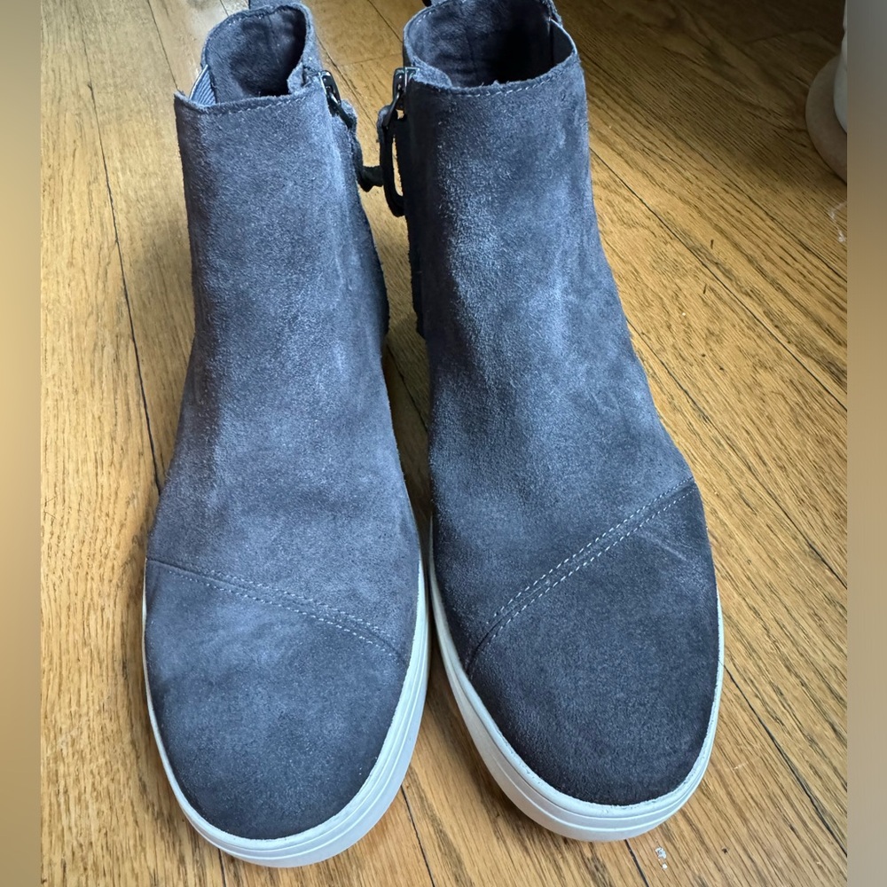 Toms Suede Ankle Sneakers / Boots
